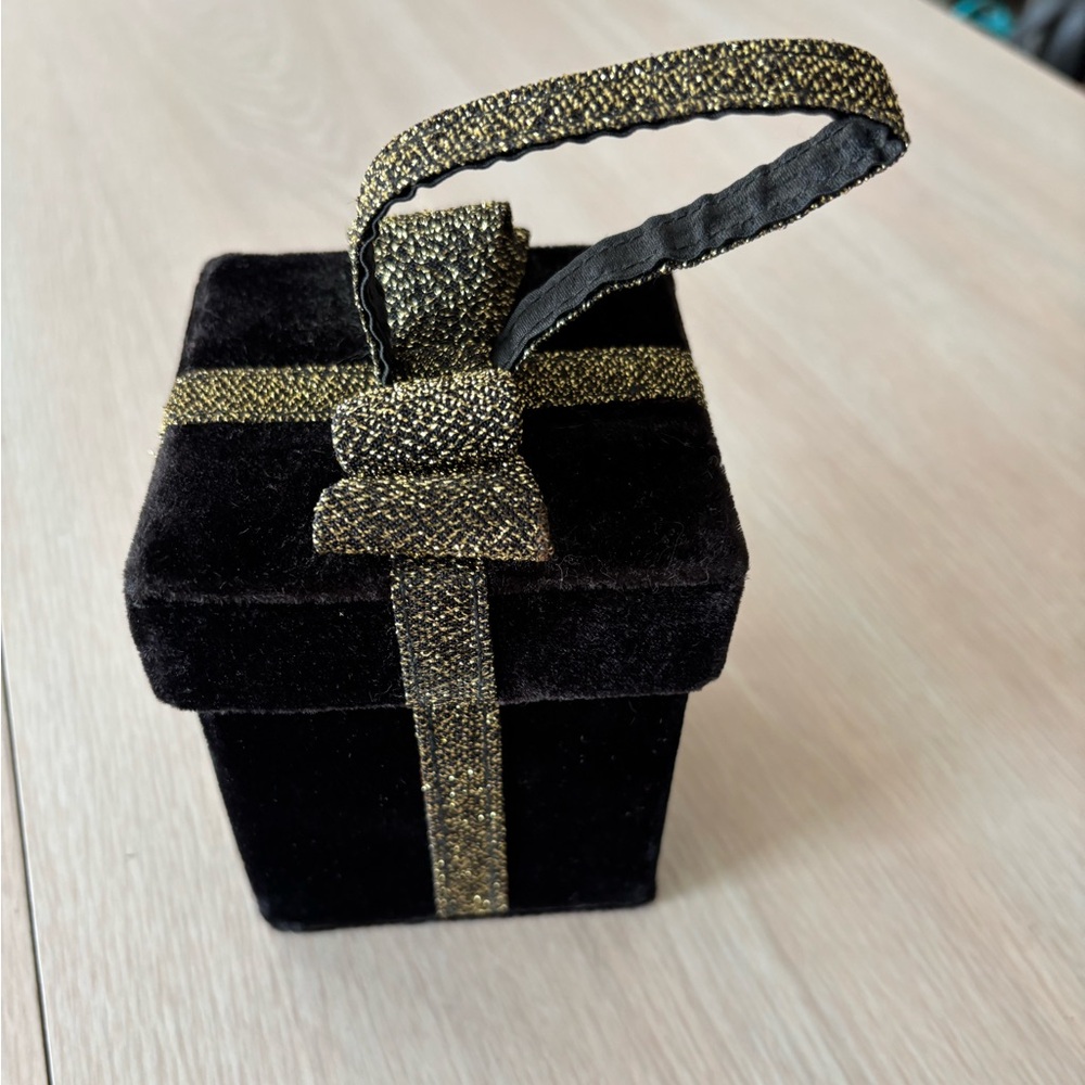 Elegant Black and Gold Gift Box Wristlet